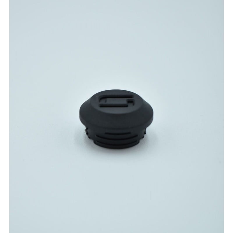 7  Front footrest cap kit