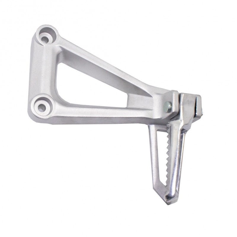 18 Rear right footrest bracket