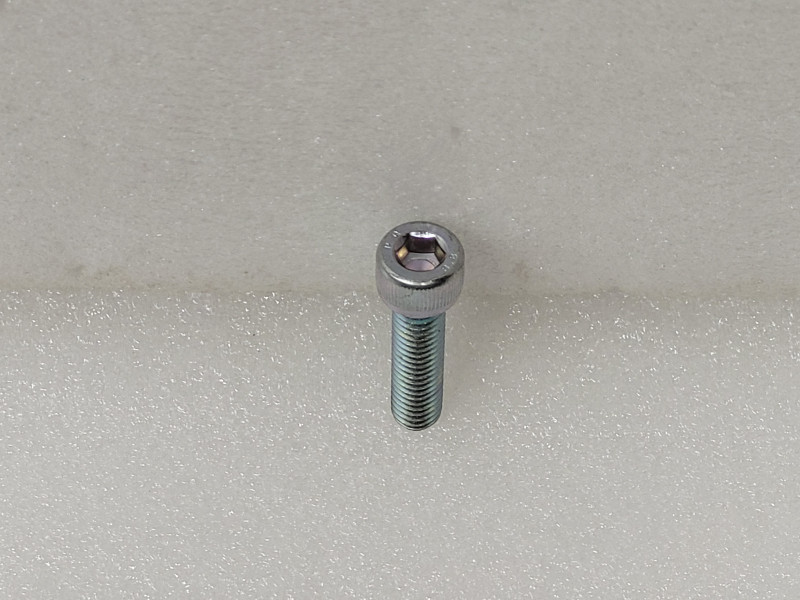 6 Bolt 8 x 30mm